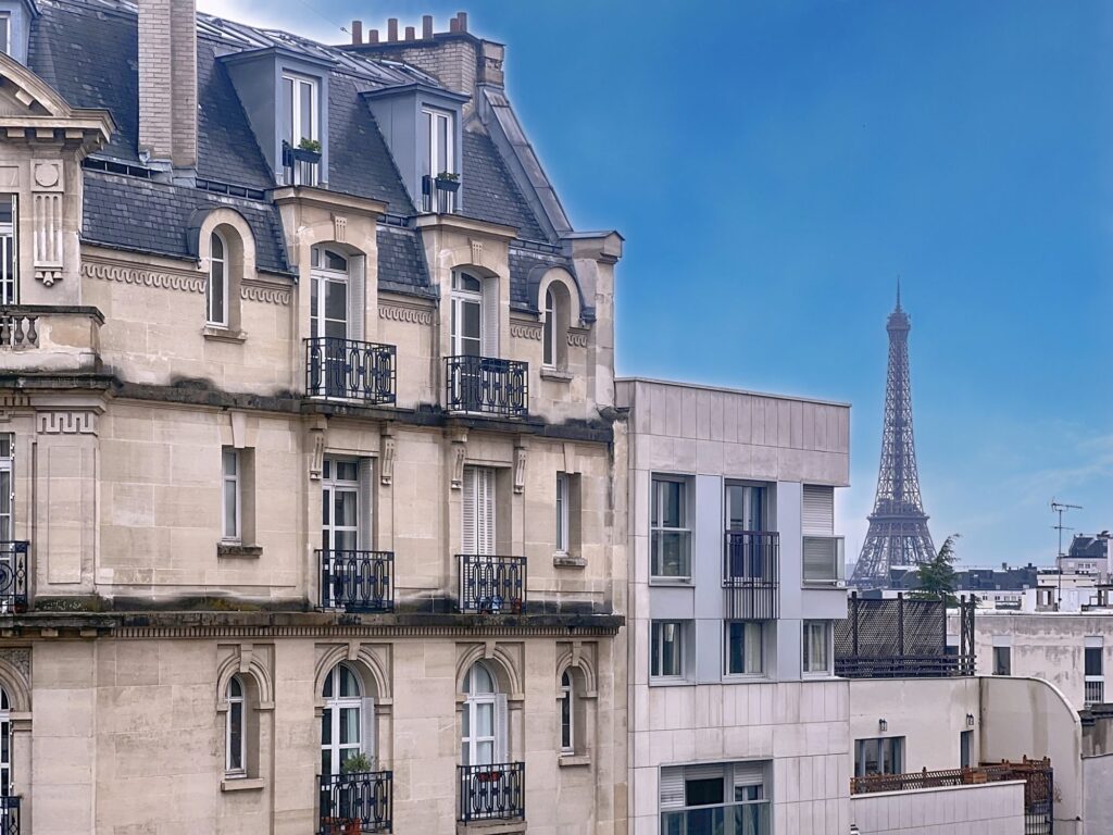 Paris 15 – Métro Vaugirard – 2 pièces refait à neuf Vue Tour Eiffel